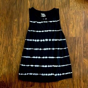 Black and white workout muscle tank